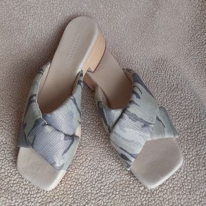 Comfortable soft sole 2-in  heel  new never worn size 10 Sanctuary